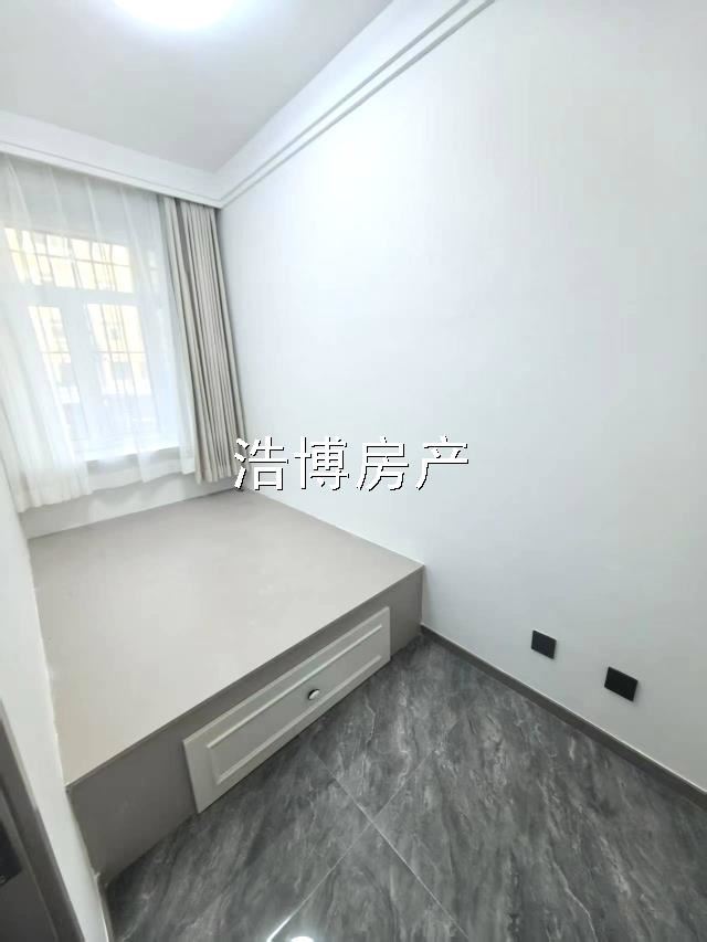 学府华庭2楼