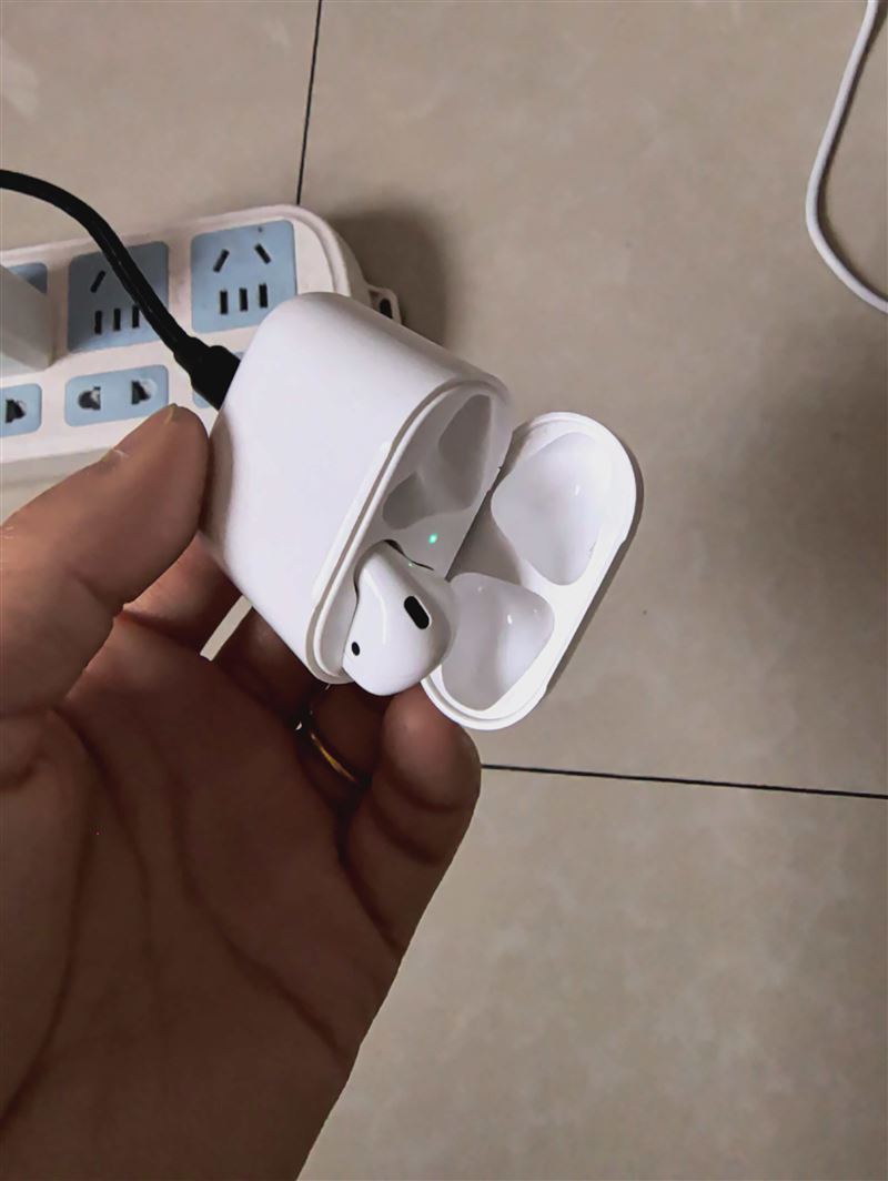 苹果耳机99.99成新