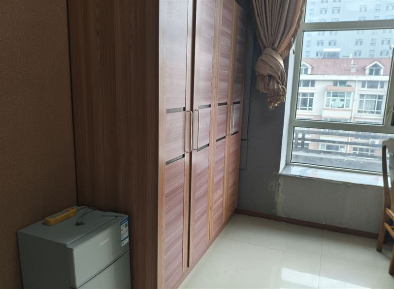 学府华庭四号楼七楼出租