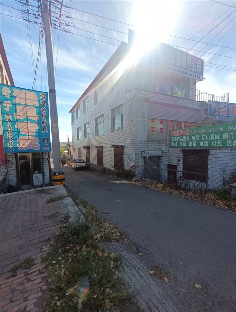 出租；茄子河轻工对面三层楼出租  可以单层