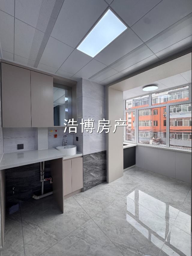 同仁小区2楼卖房