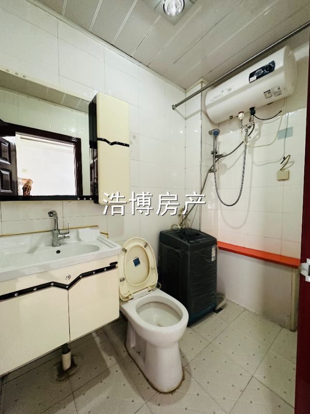 客运站附近，鴻福小区3楼