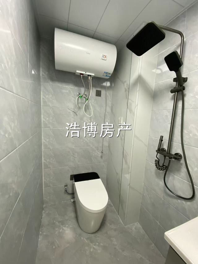 鸿福家园一楼