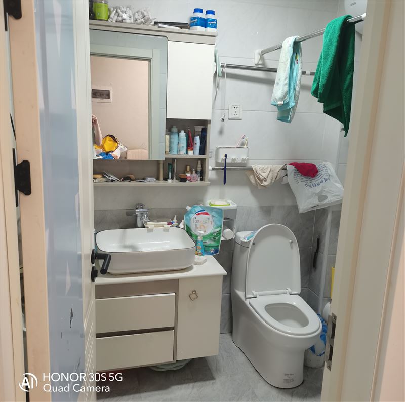 湖东六楼急卖