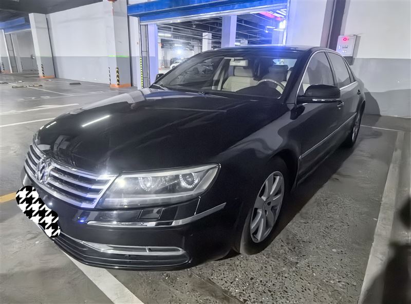 出售11年3.6V6大众辉腾轿车