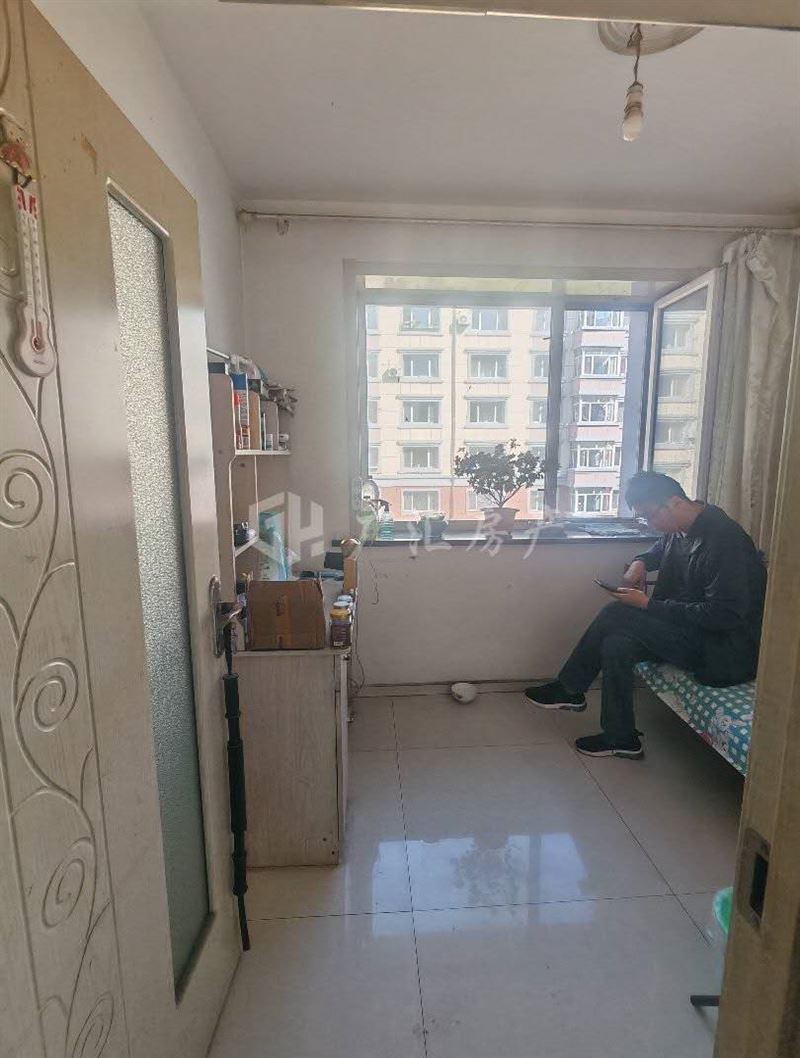 出售欣源小区三楼
