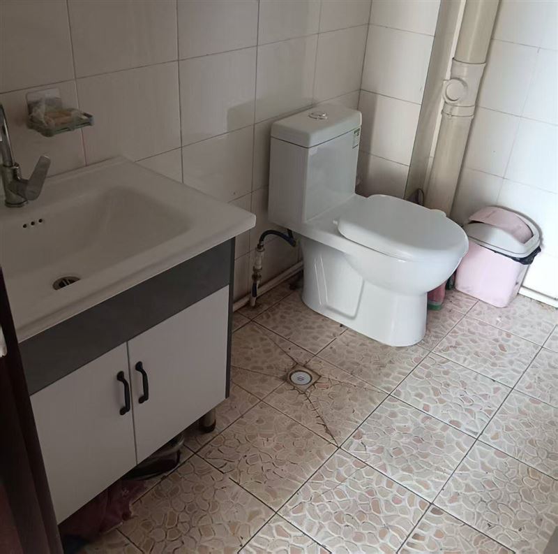 三楼出租 联系电话13945591704