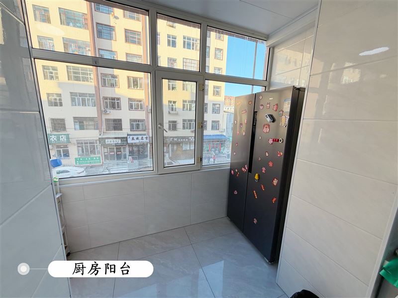 学府路100平好房出售，精装修，拎包入住，全阳格局