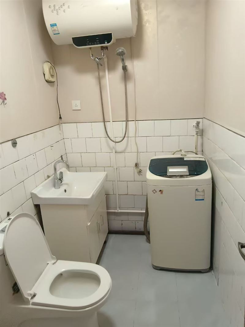 出租 景丰老三栋 6楼
