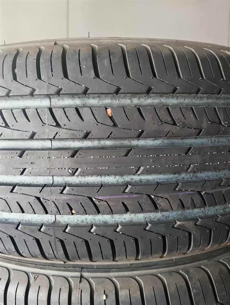 出售99新法国宝石轮胎215/60R17