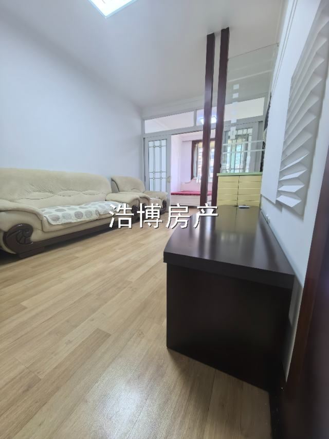 卖东方名苑