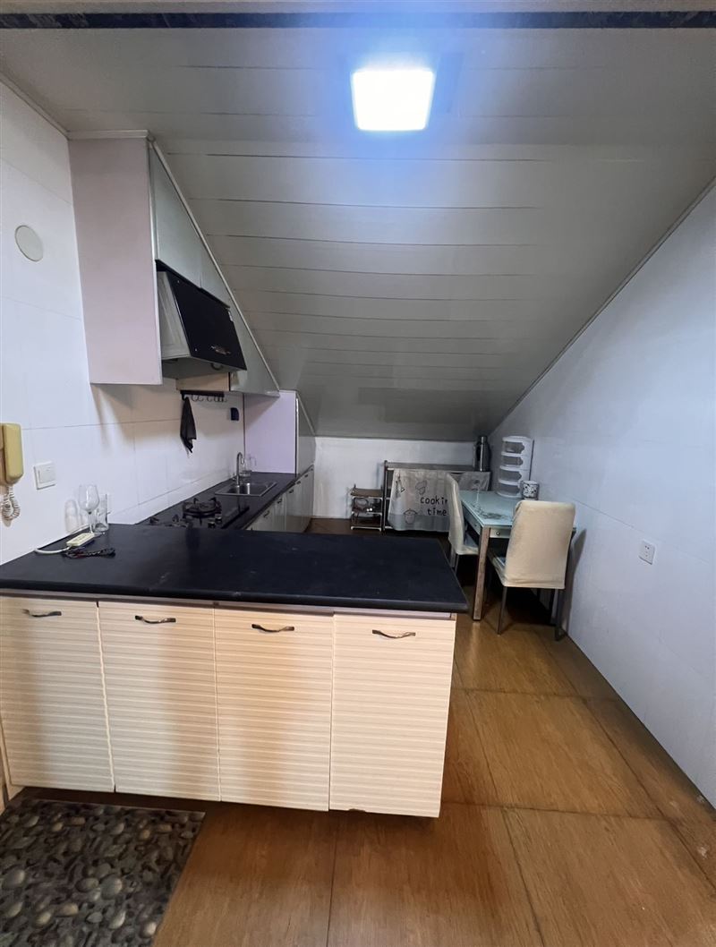 特价房，朝阳阁楼屋里东西都带，正房三室一厅6.5可议