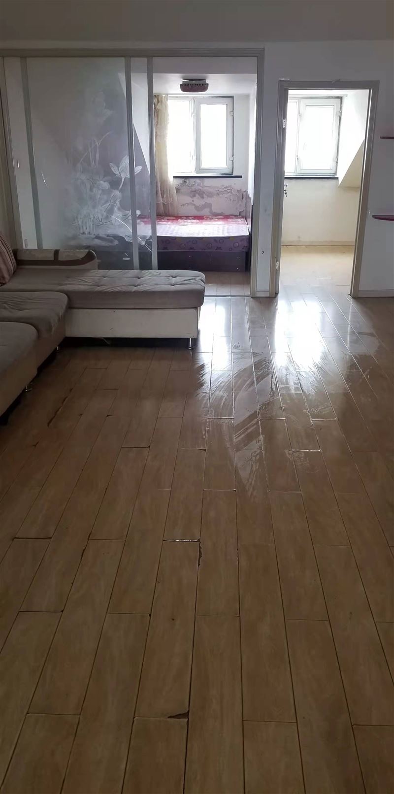 东方名苑八楼阁楼出租